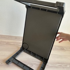 折りたたみテーブルの画像