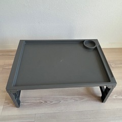 折りたたみテーブルの画像