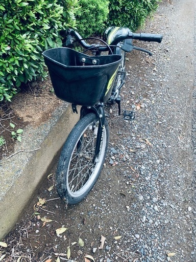 子供用自転車 黒と黄色 スポーティ