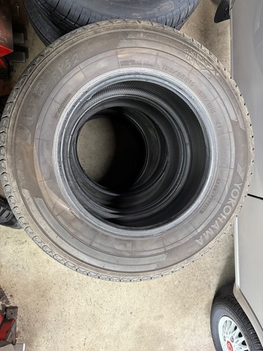 タイヤ　ハイエース　キャラバン　純正サイズ