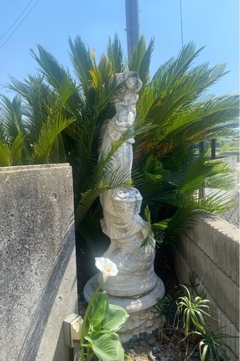 ガーデンオーナメント　花籠を持つ少女　大サイズ