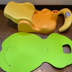 Aprica(アップリカ) バスチェアー 新生児から はじめてのお風呂から使えるバスチェア YE 91593 イエロー の画像