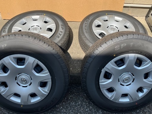 ハイエース　純正タイヤホイール4本セット