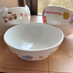 新品　サンリオ❣️キティお茶碗⁉️３個子供用の画像