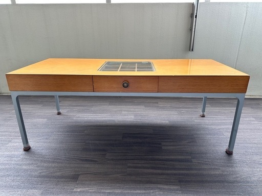 引き出し付きテーブル