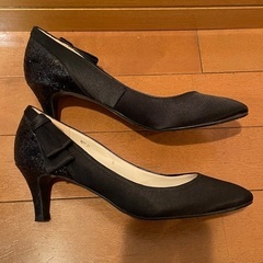 パンプス 黒の画像