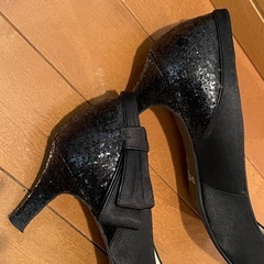 パンプス 黒の画像