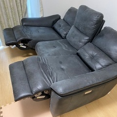 RELAX FORMバッジオ3人掛け電動リクライニングソファの画像