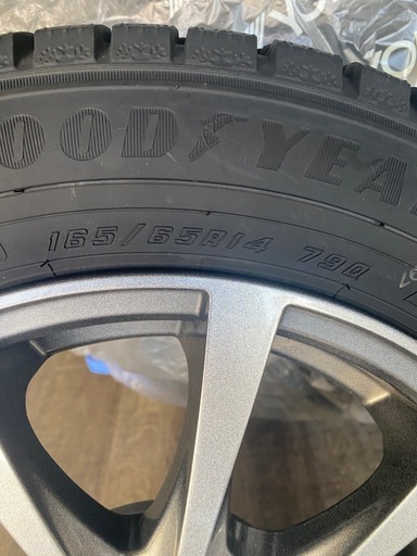 GOODYEAR スタッドレスタイヤ４本
