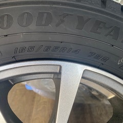 GOODYEAR スタッドレスタイヤ４本の画像
