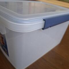 fプラスチック衣装ケース　火曜日限定の画像