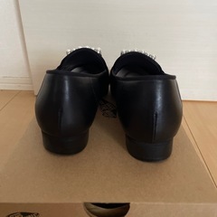 【美品】
DIANA黒パール付き ローファーの画像