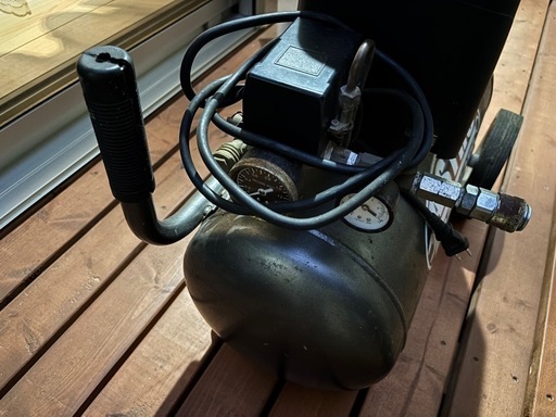 アストロプロダクツ　25Lエアーコンプレッサー