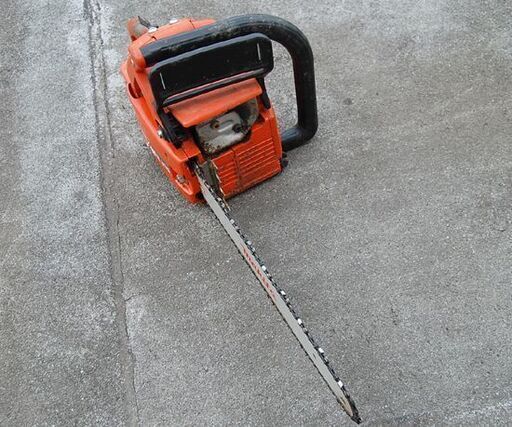 makita エンジンチェーンソー MDE335 エンジン式 エンジン始動・回転確認済み チェンソー マキタ 札幌市 清田区 平岡 makita エンジンチェーンソー MDE335 エンジン式 エンジン始動・回転