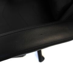 伊勢崎【現状品】gi5-5 ニトリ ゲーミングチェア GM706 リクライド135° PUレザー 椅子 PCチェアの画像