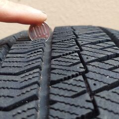 値下げ中　24年33週製造　BRIDGESTONE製　205/60R16　スタッドレスタイヤの画像