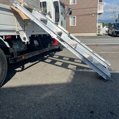 アルミ階段　足場用階段　仮設足場　簡易階段　足場　単管パイプや荷台の昇降に　全部で4台有ります。の画像