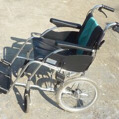 株式会社ミキ Miki 車いす製品 スタイリッシュ車いす 介助式車椅子 MPR-2 ブルー アルミ製 折りたたみ 主輪16インチハイポリマータイヤ 未使用に近い 介護用品 の画像