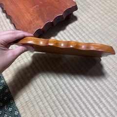 アンティークな木製の台の画像