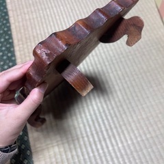 アンティークな木製の台の画像
