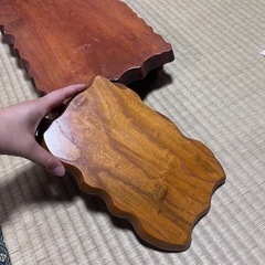 アンティークな木製の台の画像