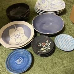 皿まとめ売りの画像