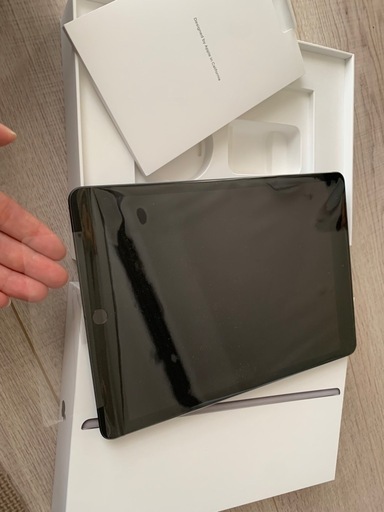 【新品】iPad 第8世代　32GB