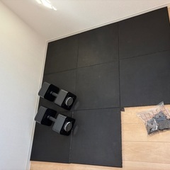 GYMMAT (ジムマット) ゴムマット 50cm×50cm×25mm ブラック 8枚セット [カット可 防振 防音 衝撃吸収 2層構造 厚手 ジム 筋トレ フィットネス トレーニング] の画像