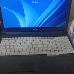 富士通　2020年モデル　高性能4コア8スレッド版8世代i5 メモリ8G　高速SSD搭載の画像