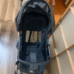 Joie ベビーカー 風通し抜群！背面メッシュ使用可能　2段階フットレストの画像