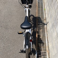 22インチ 6段ギア ホワイト