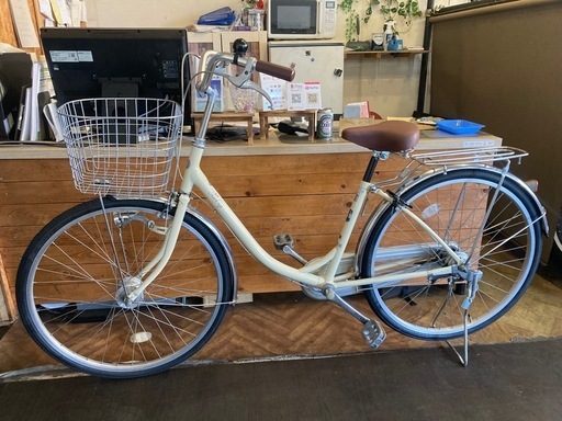【 前後タイヤ・チューブ新品！】 LEDオートライト　シングルギア　26インチ自転車　オフホワイト