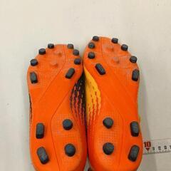 0513-285 PUMA　キッズサッカーシューズ　22cmの画像