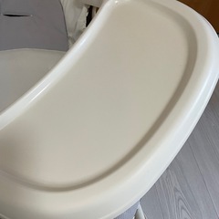 combi 手動ハイローチェアの画像
