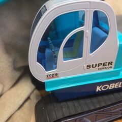 KOBELCO コベルコ ショベルカー ヘルメット付き 乗用の画像