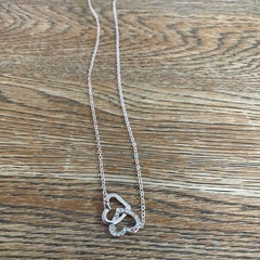 腕時計　ピアス　ネックレスの画像