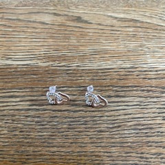 腕時計　ピアス　ネックレスの画像