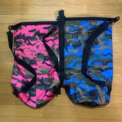 プールバック迷彩　赤、青の画像