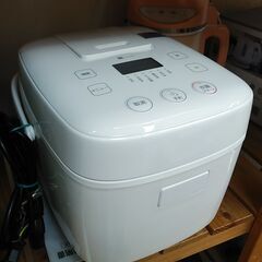 品質保証☆配達有り 4000円 (税抜き）ニトリ 3合 マイコンジャー炊飯器 2022年製 ホワイト