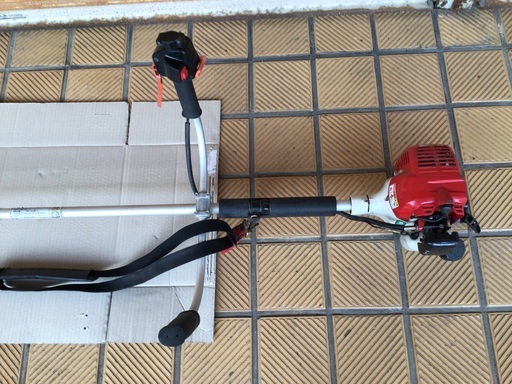 丸山エンジン草刈り機　26CC  Rスタート　エコエンジン　替え刃　肩ベルト付き　　