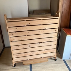 【無料】木製折り畳みベット