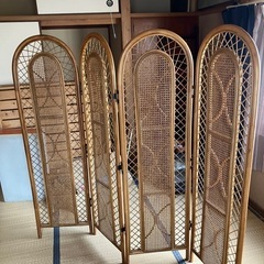 【無料】ラタン製　折り畳み目隠し衝立