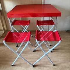 DELUXE FOLDING TABLE and 4 STOOL...