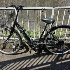 黒の自転車 ☆ 後ろのタイヤパンクしてます
