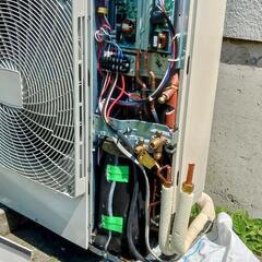 業務用エアコン(動力三相電源)ダイキンFHP112FB 4馬力　2023年製　綺麗ですの画像