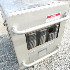 ◆中古現状売/初爆のみ確認済◆SUZUKI　防音型エンジン発電機　リコイル式　1.7/2.0KVA　Model:SV209の画像