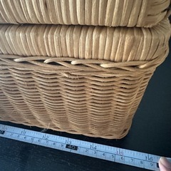 藤バスケット　蓋付きの画像