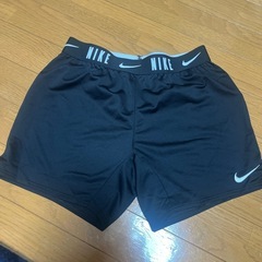NIKE DRI-FIT Mサイズ　ショート
パンツ