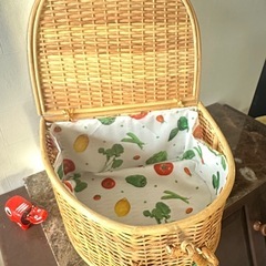 蓋付き　ピクニックバスケットの画像