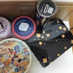 お菓子などお土産の空き缶の画像